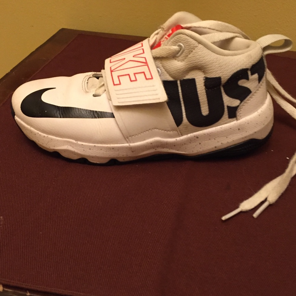 Nike footwear - Picture 2 of 4